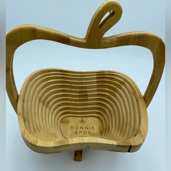 Bonnie & Pop Wooden Apple Collapsible Fruit Basket, New in box - Picture 1 of 9